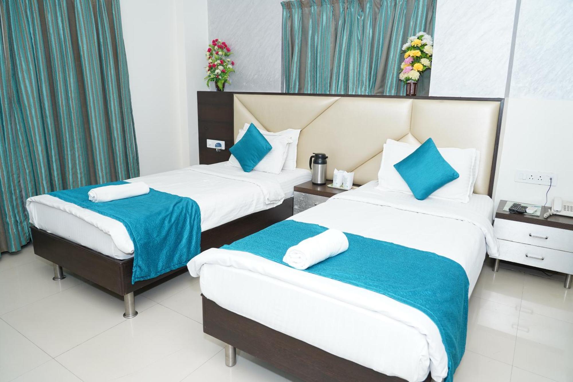 Marshall The Grand Hotel Ahmedabad Exterior photo
