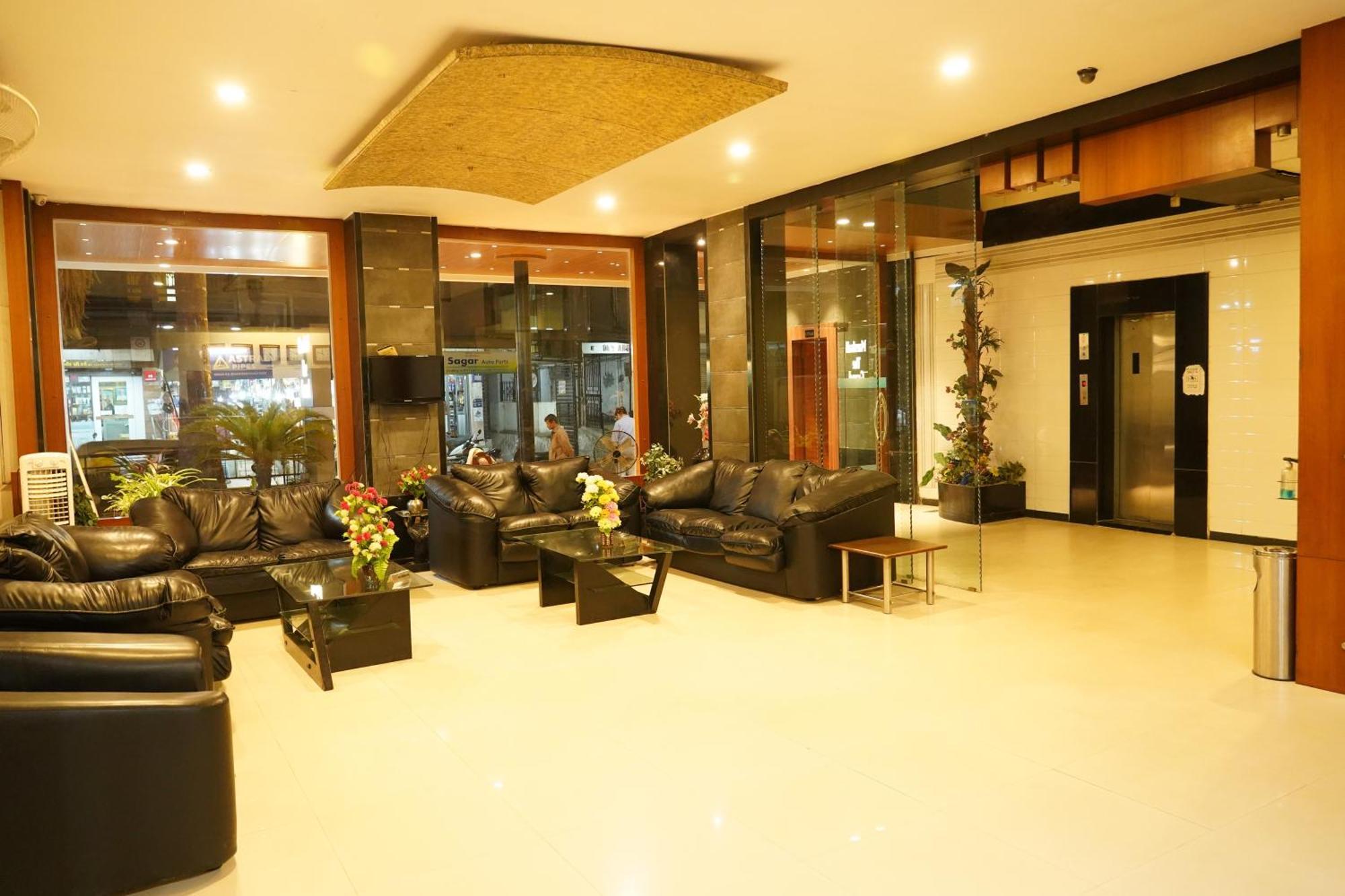 Marshall The Grand Hotel Ahmedabad Exterior photo