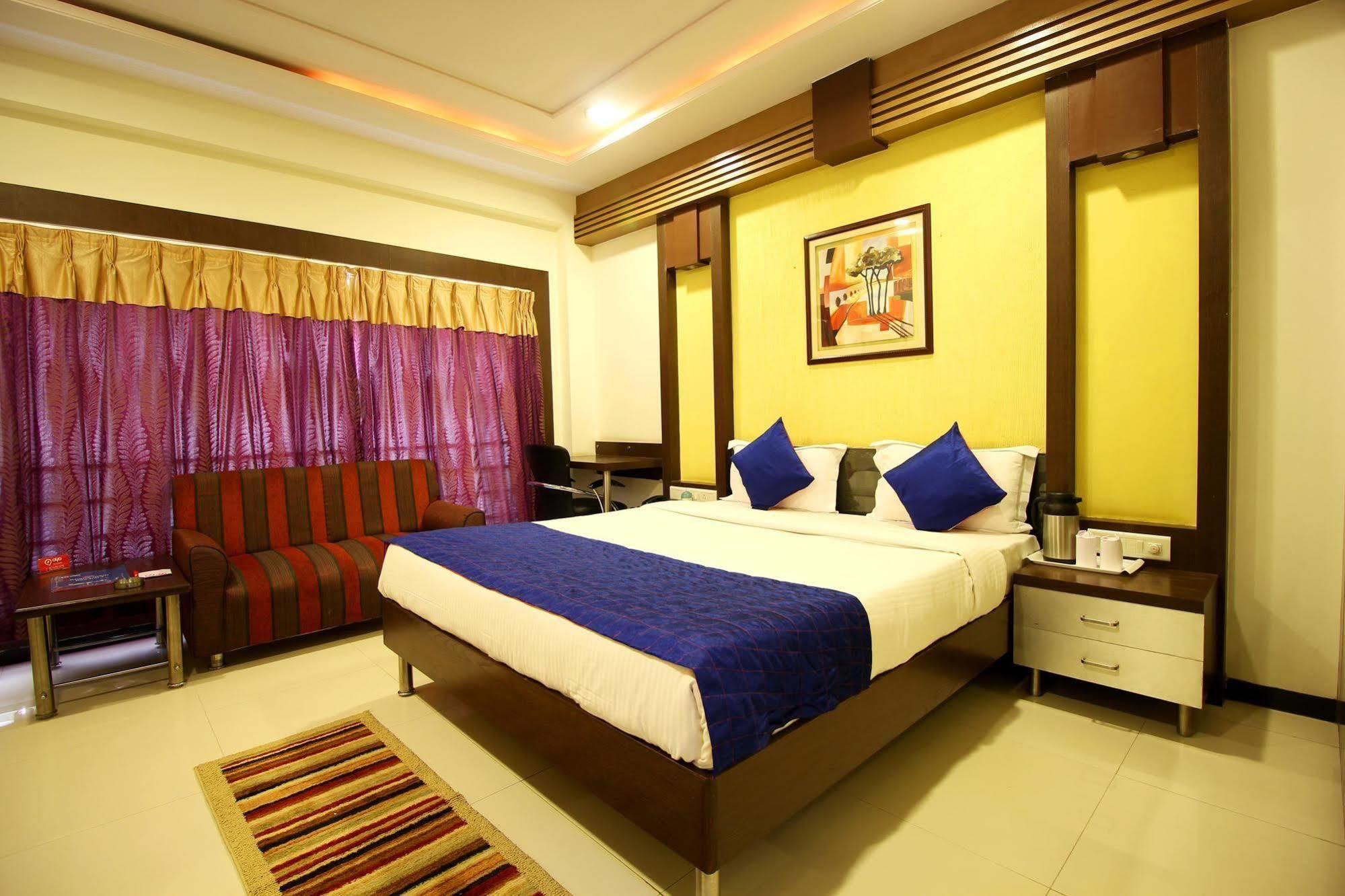 Marshall The Grand Hotel Ahmedabad Exterior photo